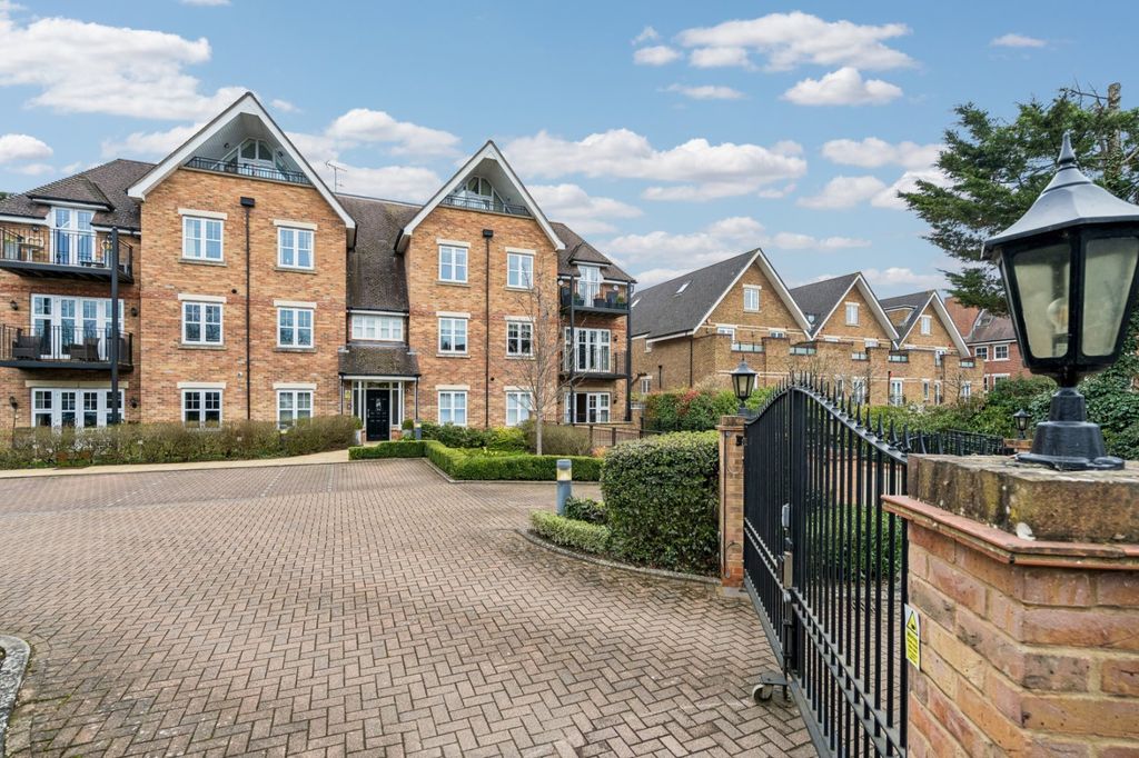 Property photo 2 of 16 Picture No. 12