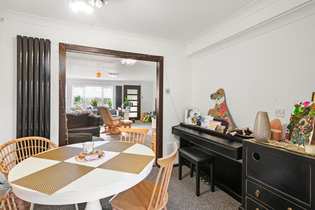 Property photo 3 of 13 Photo 2