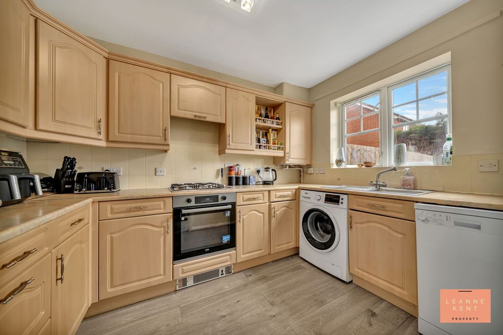 Property photo 3 of 30