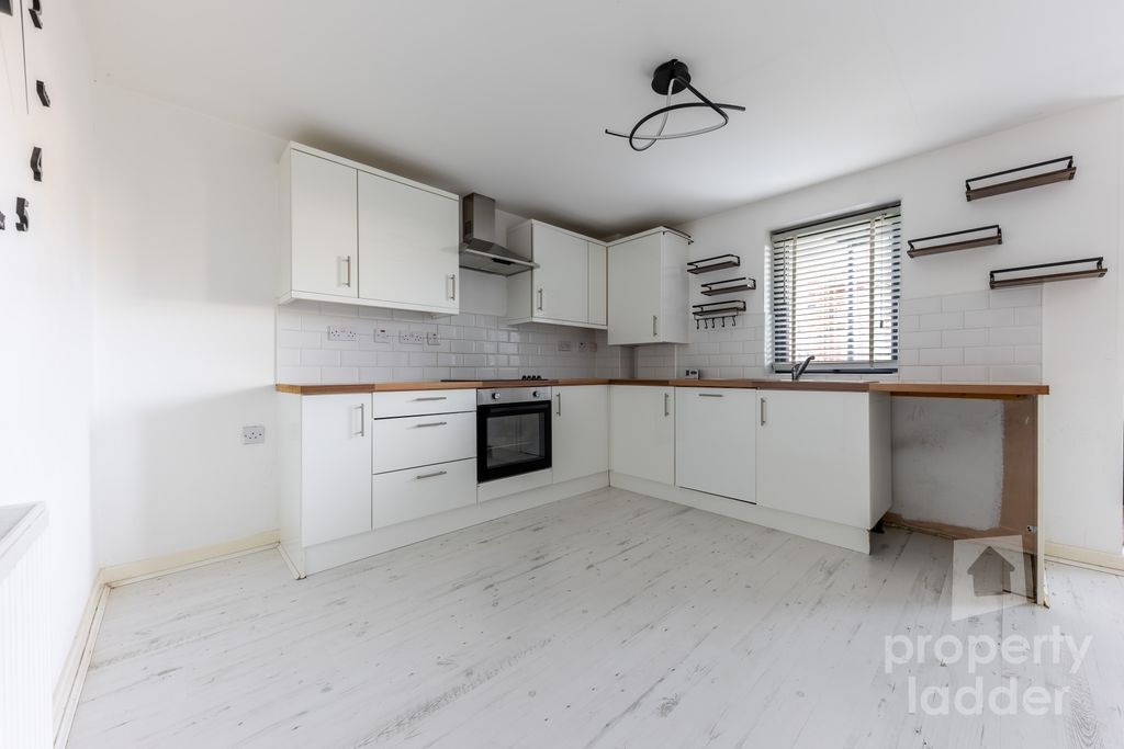 Property photo 3 of 12 Pl-4