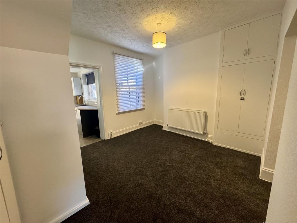 Property photo 3 of 14 Dining Room