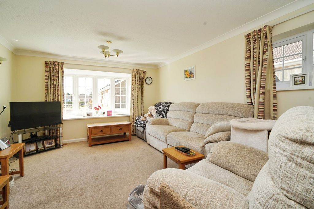 Property photo 3 of 14