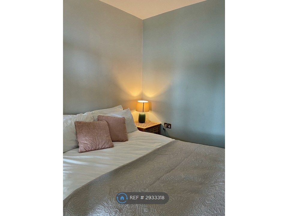 Property photo 2 of 5 Bedroom Area