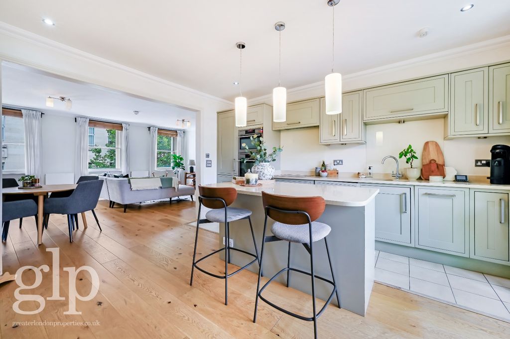 Property photo 2 of 15 997323