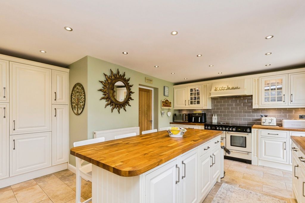 Property photo 2 of 21 Pbox-Img.Jpg