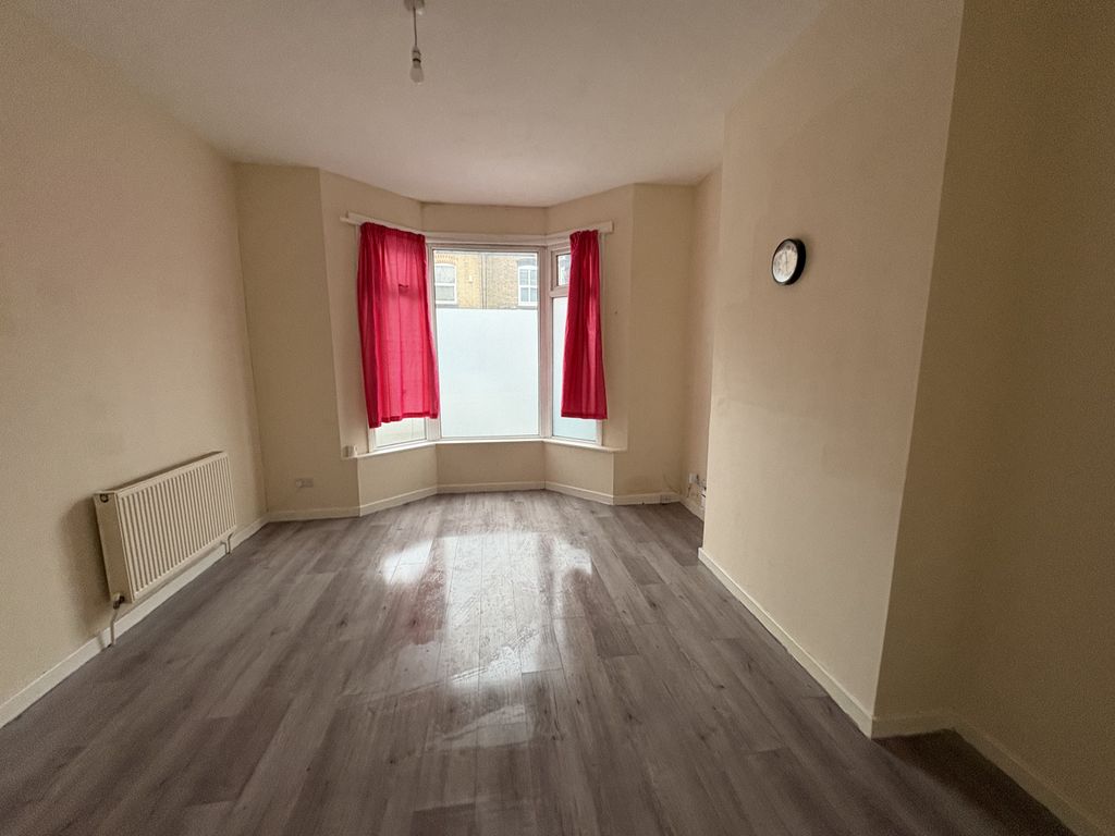 Property photo 3 of 5 Gallery