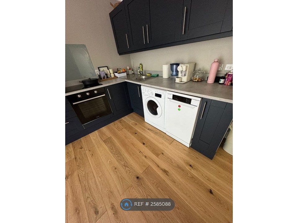 Property photo 2 of 8 Kitchen