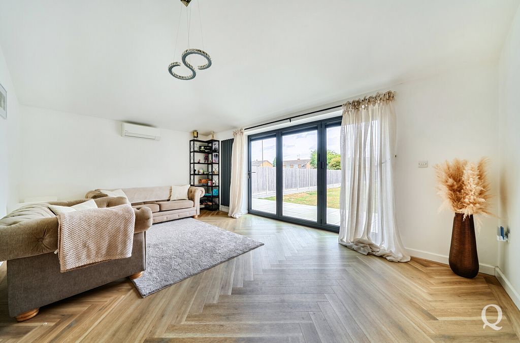 Property photo 3 of 21 14E6B77F-Ad5A-47F...