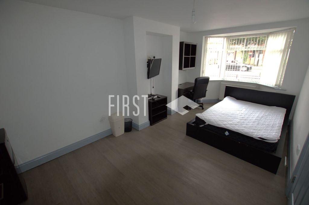 Property photo 2 of 15 Photo 4