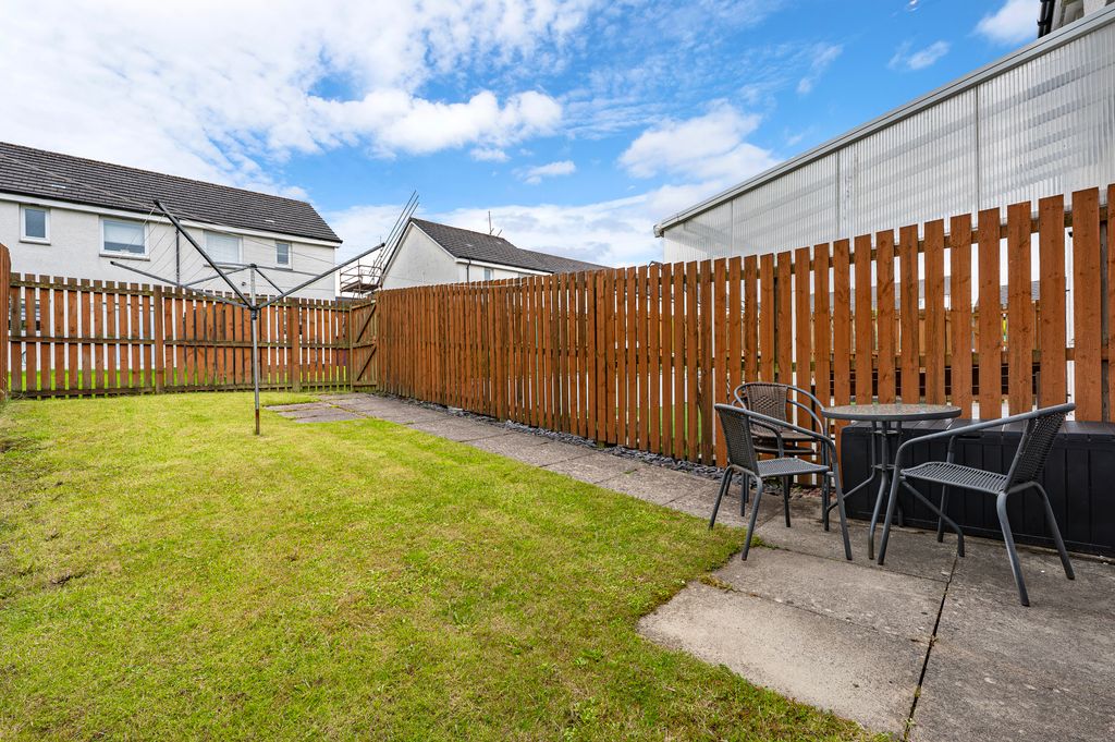 Property photo 2 of 25