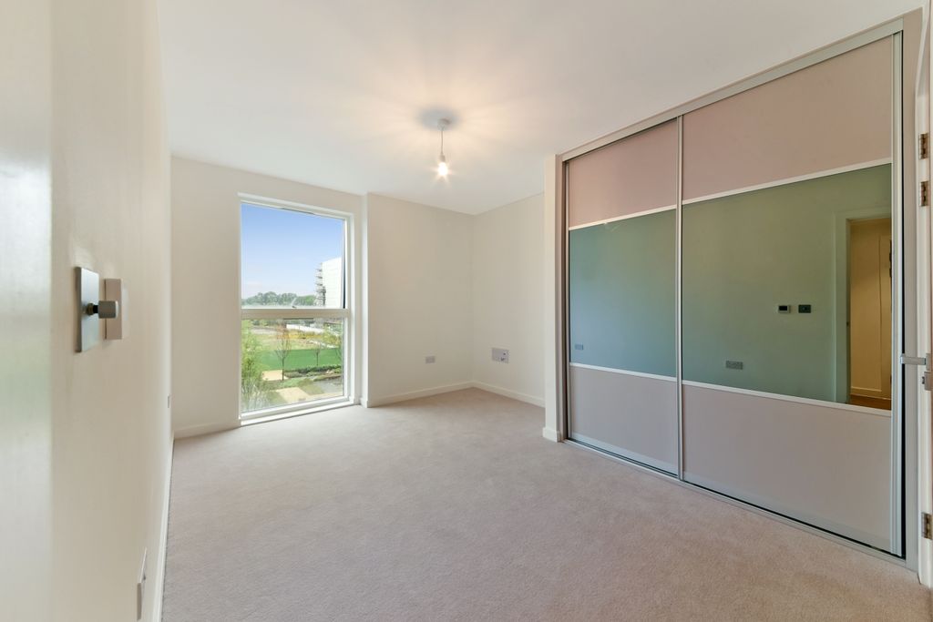 Property photo 3 of 8 Bedroom