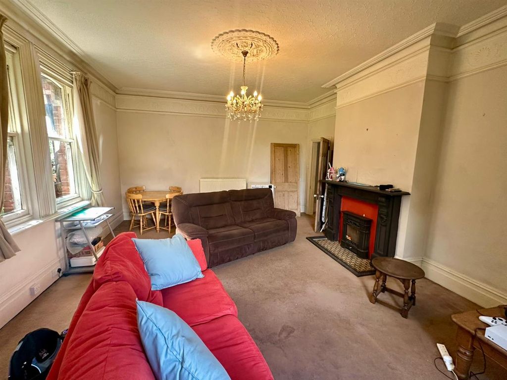 Property photo 3 of 7