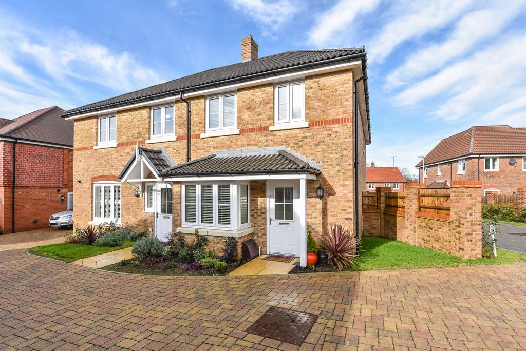 Property photo 1 of 18 Photo 01