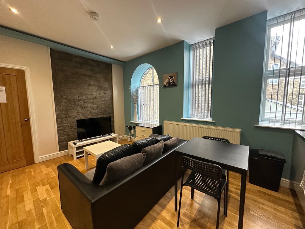 Property photo 2 of 6 Bedroom 1