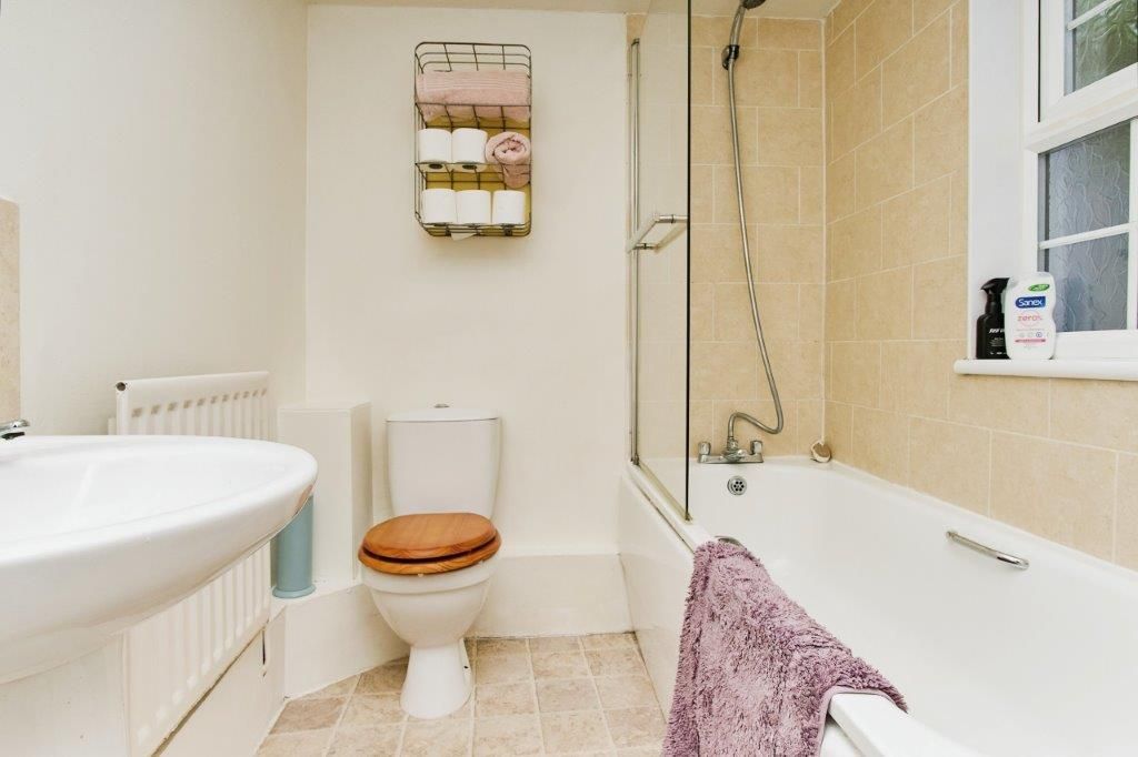 Additional image 11 of 2 bed property to rentGeorge Street, Ryde PO33