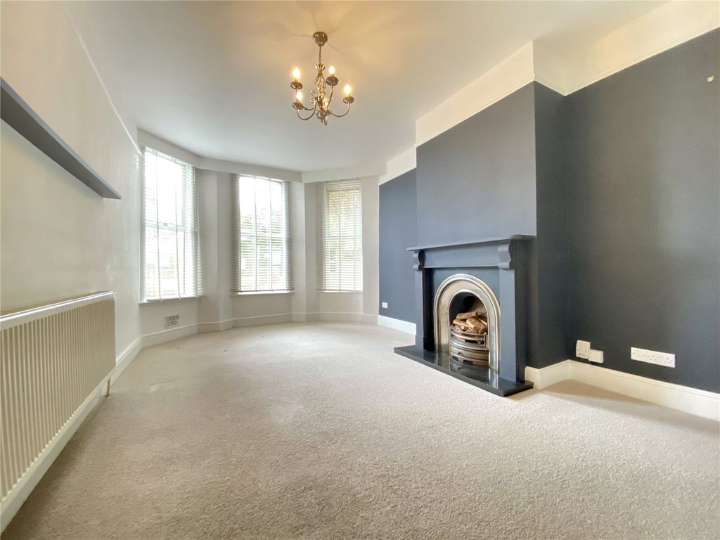 Property photo 3 of 23 Picture No. 05