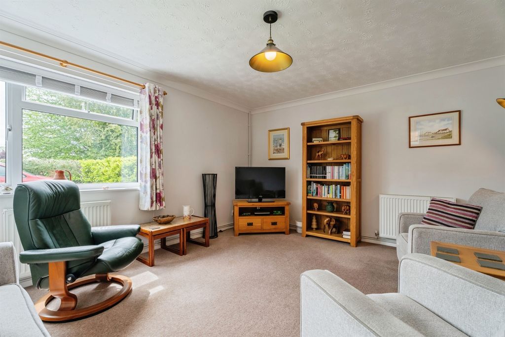 Property photo 2 of 17