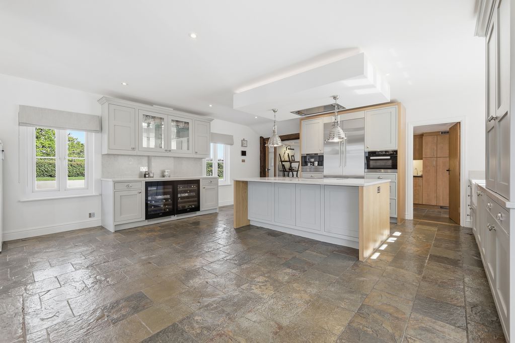 Additional image 39 of 5 bed barn conversion for saleThe Barn, Church Street, Billericay CM11
