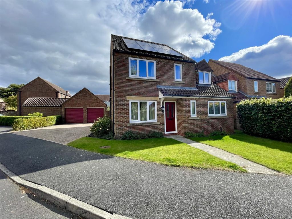 Property photo 1 of 19 Externally