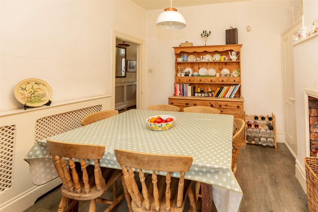 Property photo 3 of 21 Picture No. 16