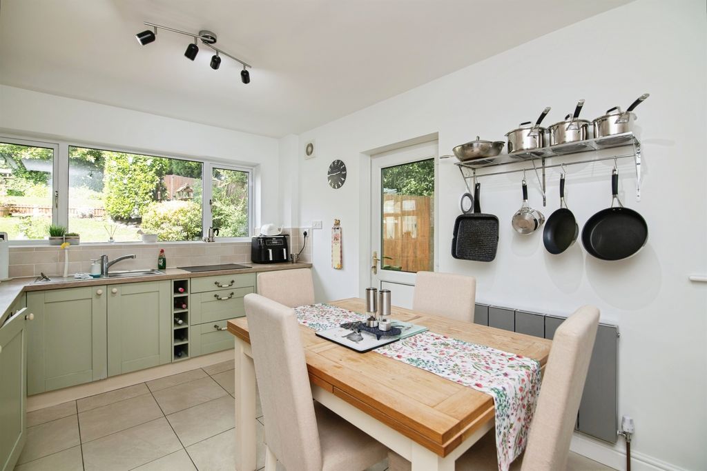 Property photo 3 of 16