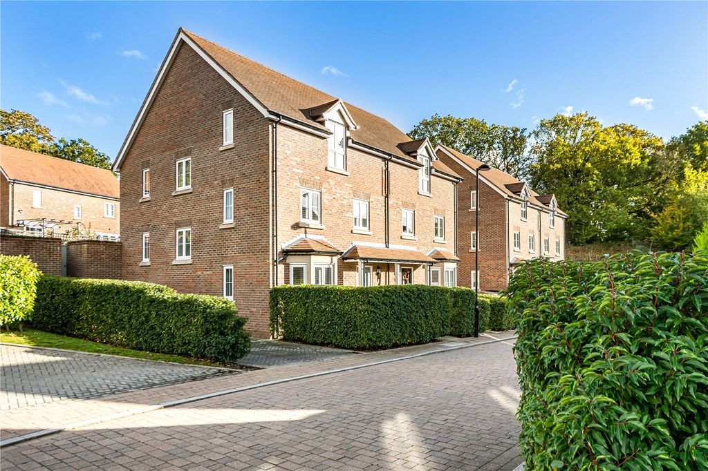 Property photo 1 of 22 Picture No. 28