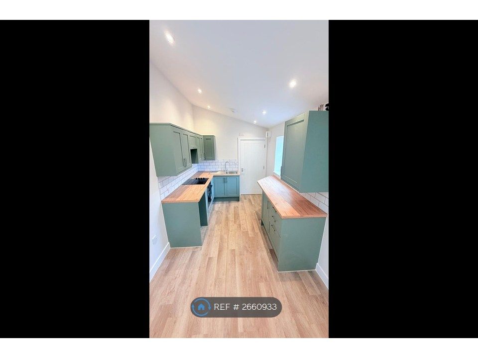 Property photo 2 of 35 Kitchen Area