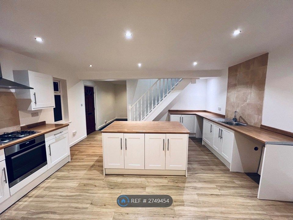 Property photo 2 of 26