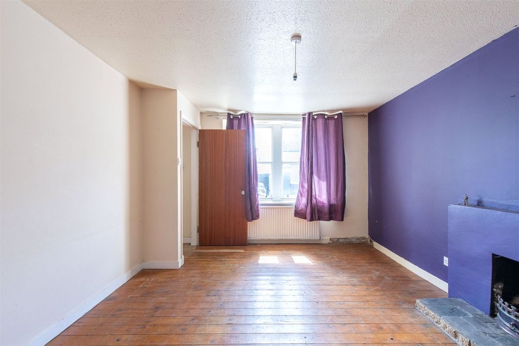 Property photo 3 of 18 Picture No. 03