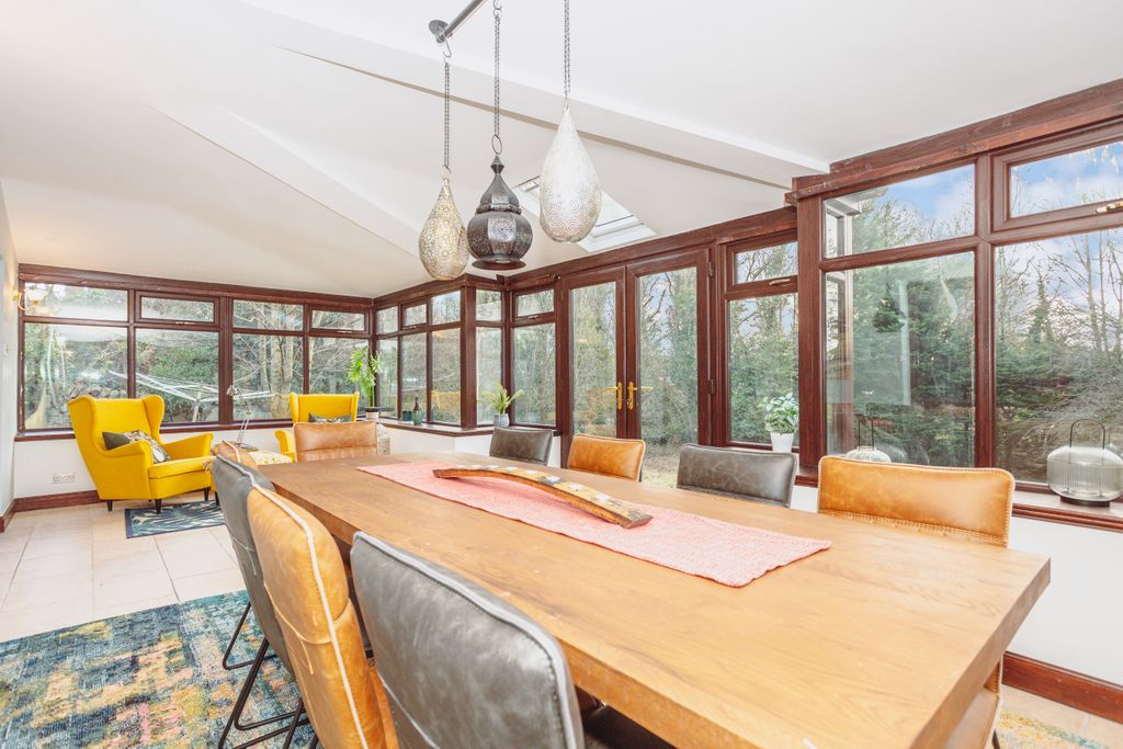 Property photo 2 of 60 Sun Room