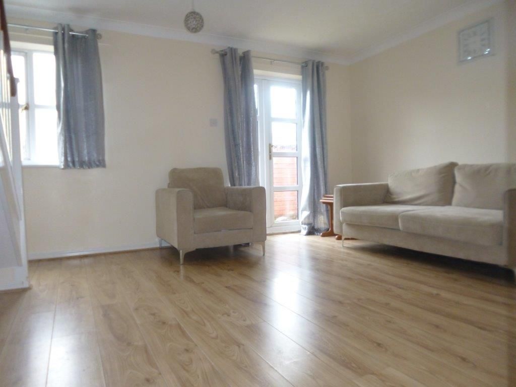 Property photo 1 of 5 Room To Rent Abbey Road, Waltham Cross En8 7Lj