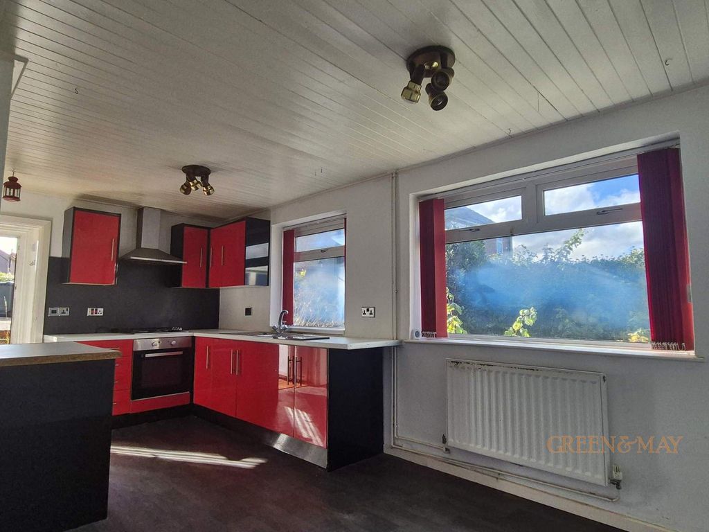 Property photo 2 of 12 Fitted Dining Kitchen