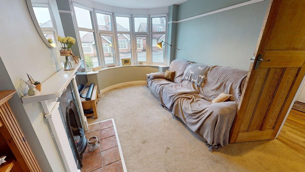 Property photo 2 of 11 Lounge