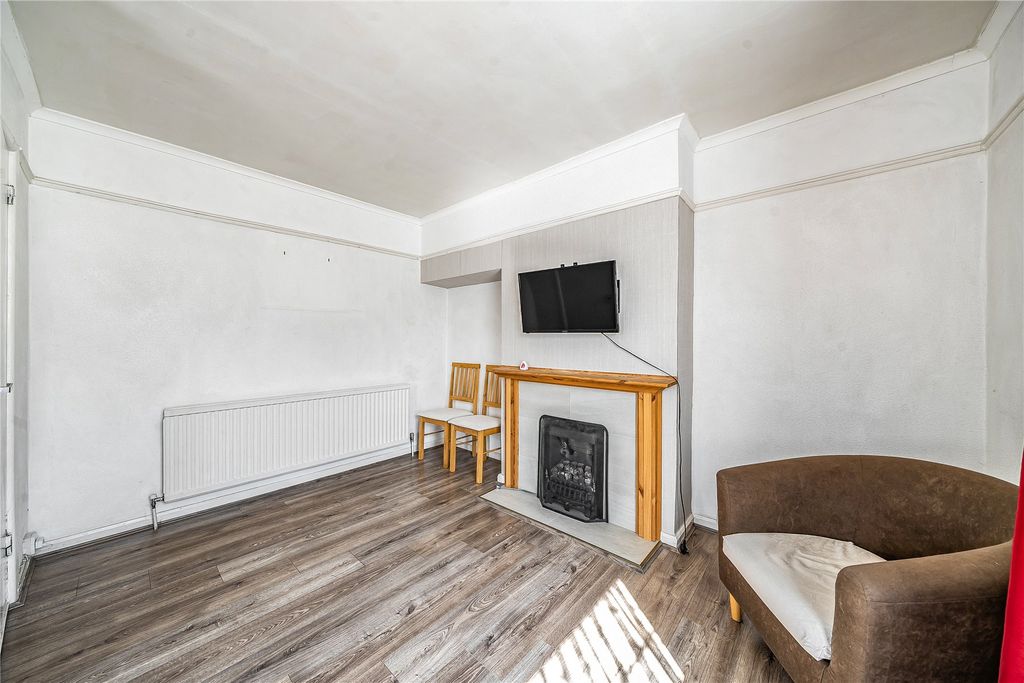 Property photo 2 of 16 Picture No. 02