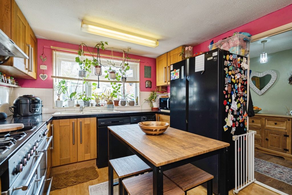 Property photo 2 of 17 Pbox-Img.Jpg
