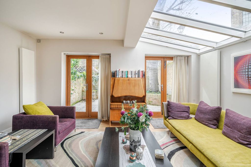 Property photo 1 of 17