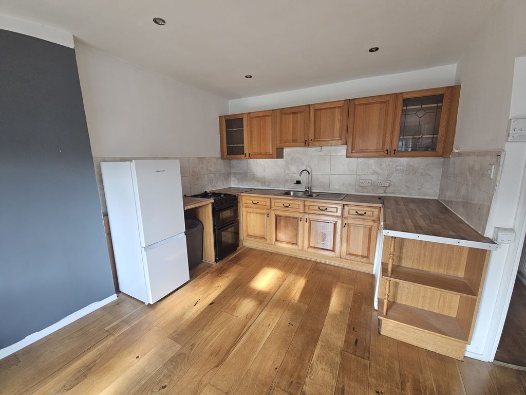 Property photo 1 of 2