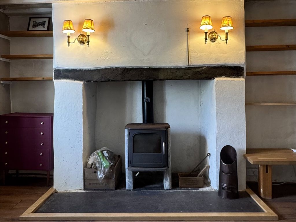 Property photo 2 of 24 Picture No. 35