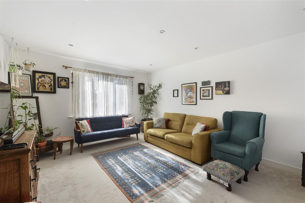 Property photo 2 of 21 03.