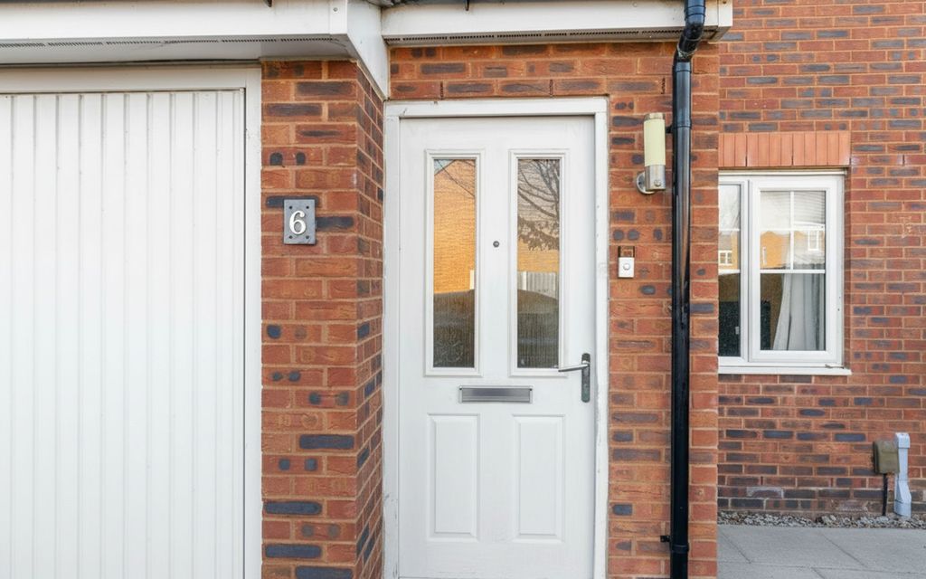 Property photo 2 of 23