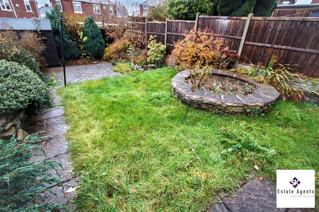 Property photo 2 of 15 Outside