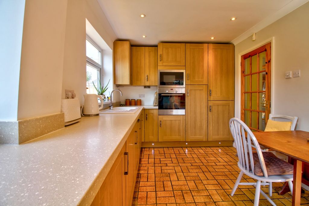 Property photo 3 of 10 Kitchen - Kenilworth Road Balsall Common - Matt Cl