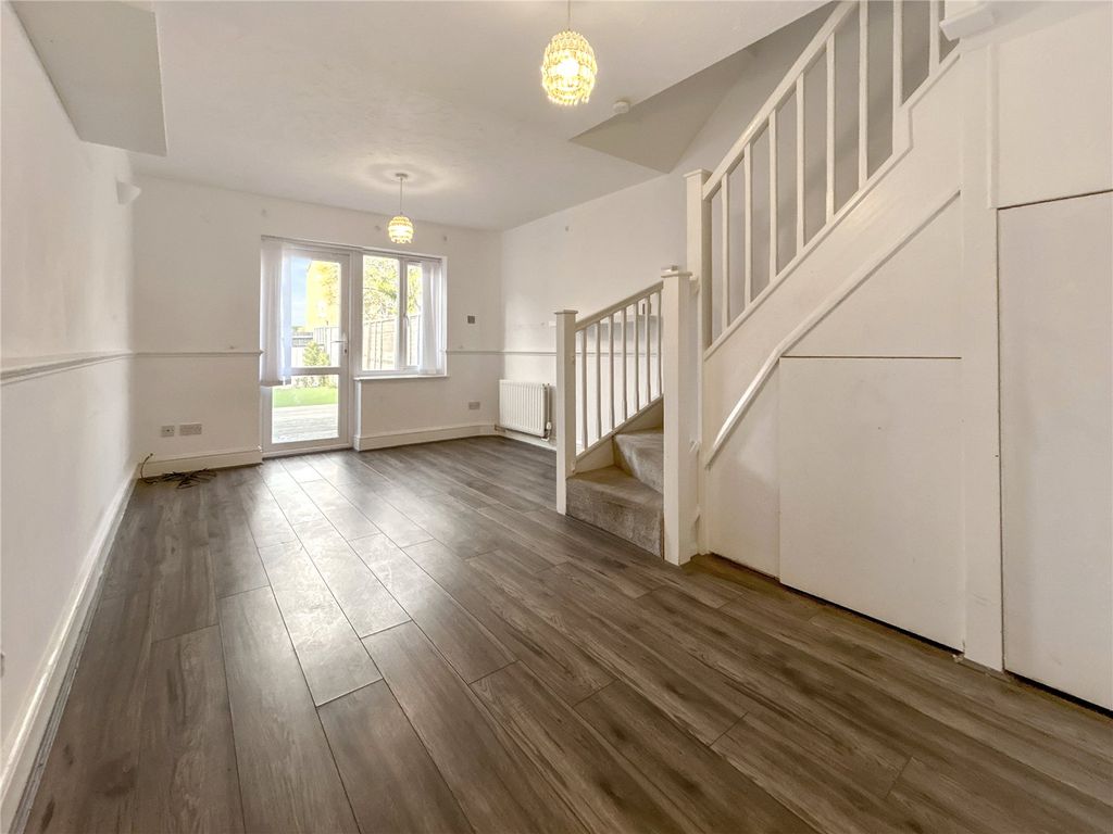 Property photo 2 of 18 Picture No. 29