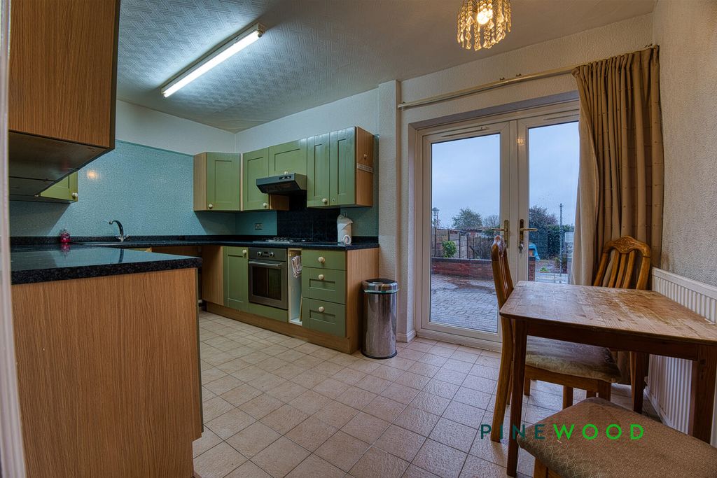 Property photo 3 of 15 Kitchen