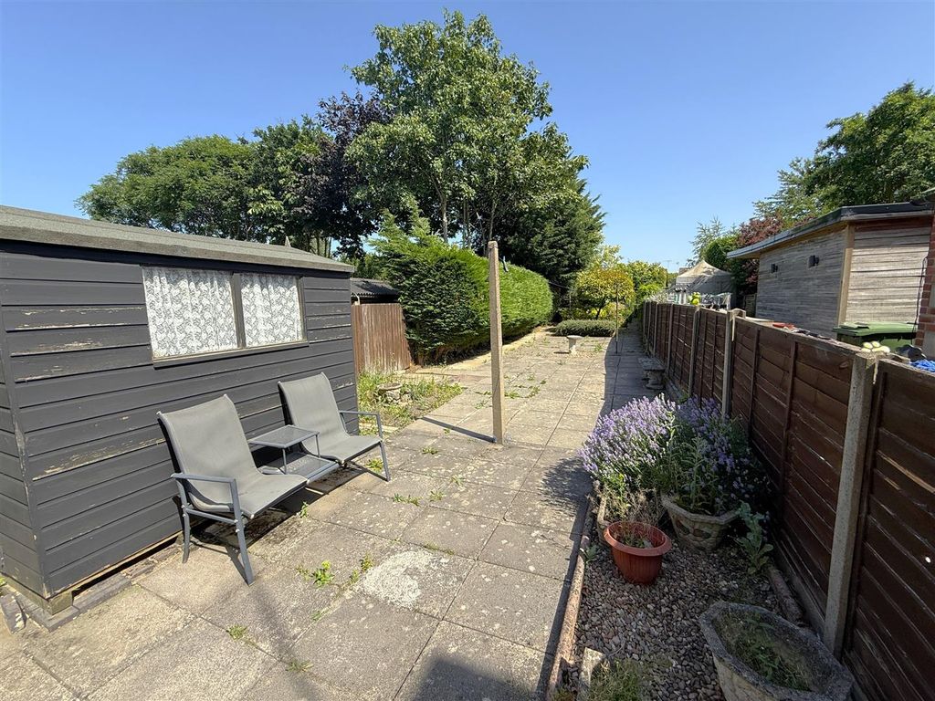 Property photo 2 of 17 Garden A.Jpg