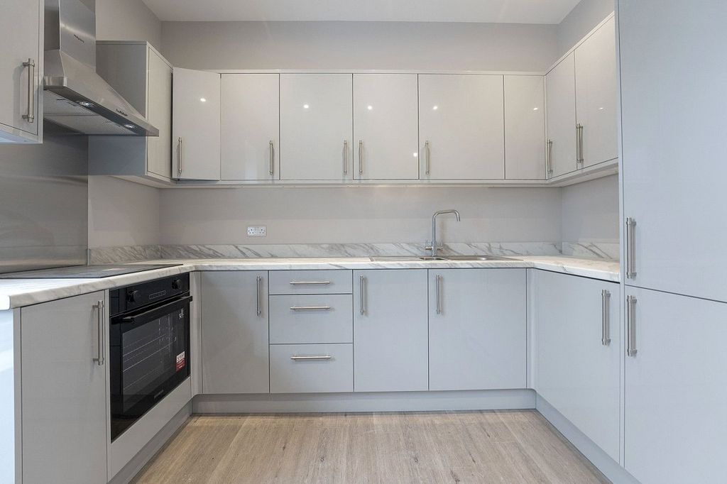 Property photo 3 of 8 Picture No. 06