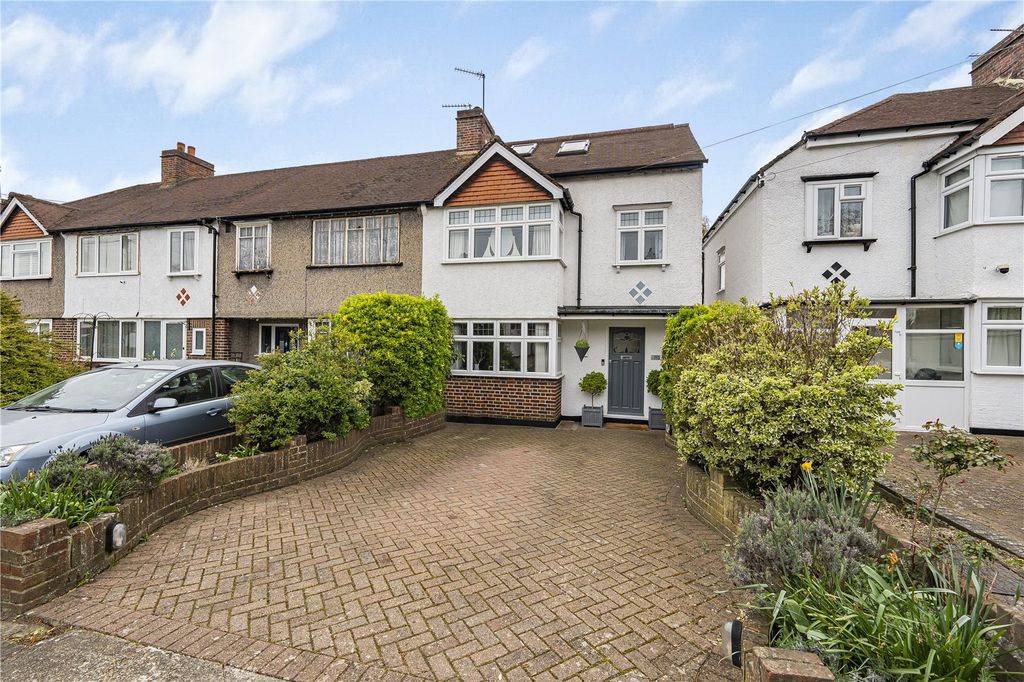 Property photo 1 of 18 Exterior