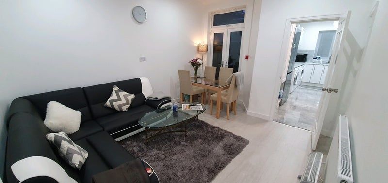 Property photo 1 of 9 Modern Lounge With Comfy Sofa And Dining Area...