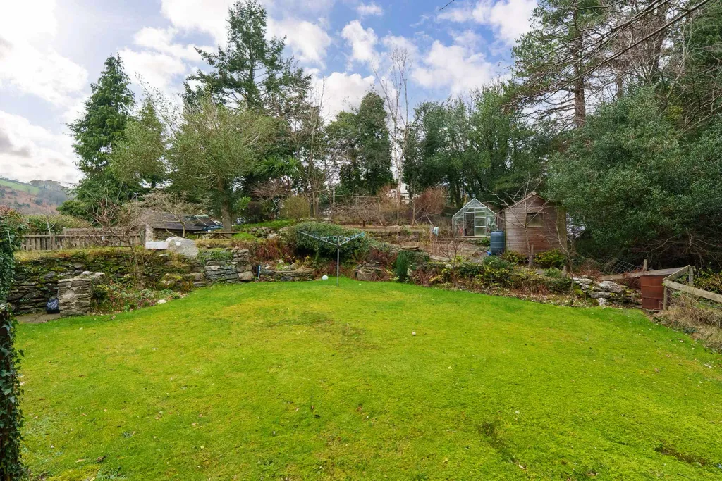 Property photo 2 of 36