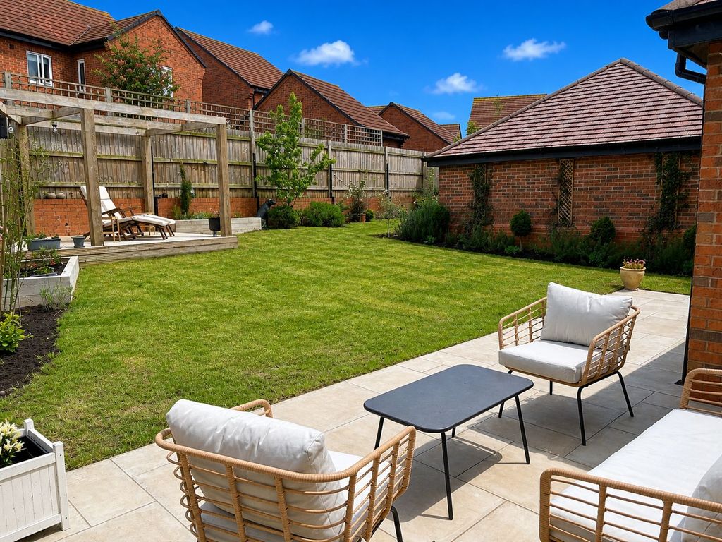 Property photo 2 of 33 Rear Garden